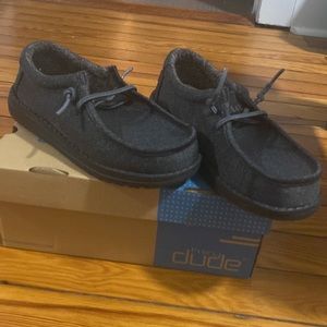 NWT Hey Dude Wally. Black. Youth 13.